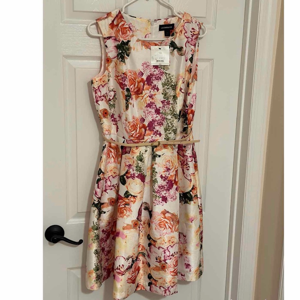 Liz Claiborne Floral Dress.Size 10.New with tags! Comes with belt.